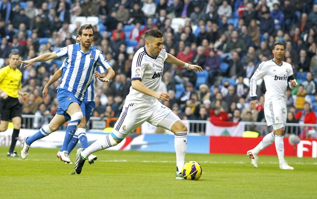 Benzema, Real Madrid e Real Sociedad, AP (Foto: Agência AP)