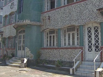 Parte da estrutura do Caiçara foi demolida nesta sexta (Foto: Reprodução / TV Globo)