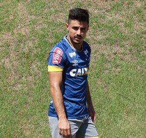 Titular novamente, Willian quer manter bons números do ataque cruzeirense