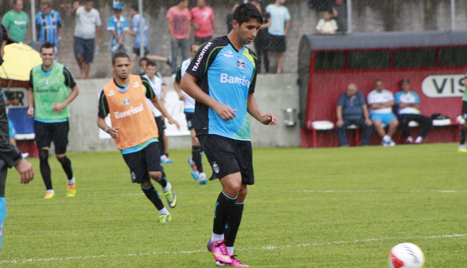 Alán Ruiz quer espantar má fase do Grêmio e espera mais espaço do Figueira