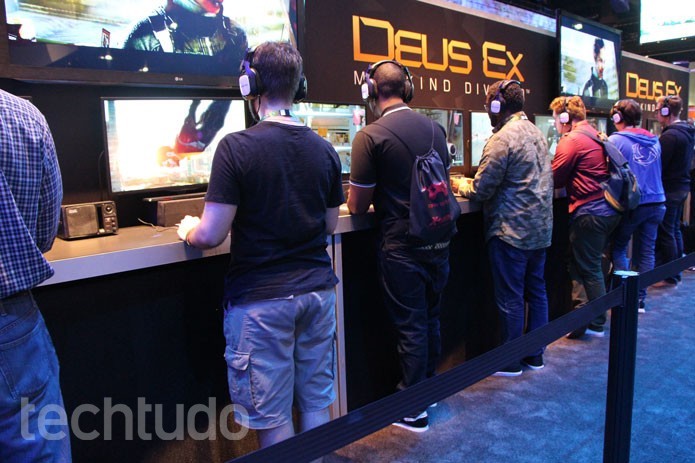 Deus Ex: Mankind Divided no estande da Square Enix durante a E3 2016 (Foto: Tais Carvalho/TechTudo)