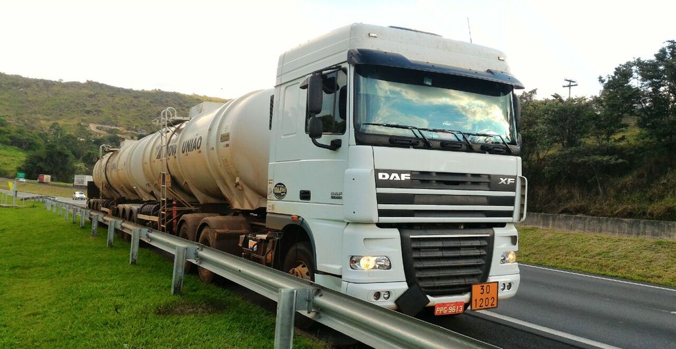 Polícia frustra tentativa de roubo a carga de diesel 