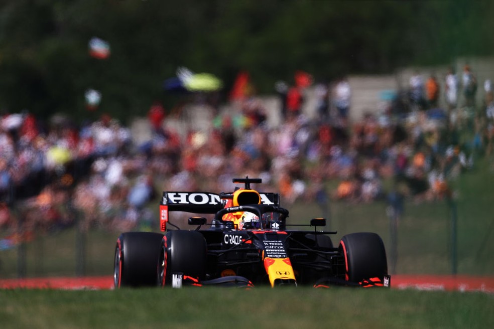 Max Verstappen, da RBR, foi o mais rápido no Q1 na classificação do GP da Hungria  — Foto: Lars Baron/Getty Images