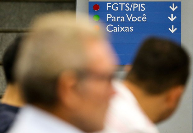 Agências da Caixa abrem mais cedo para atender dúvidas de contas inativas do FGTS (Foto: Marcelo Camargo/Agência Brasil)