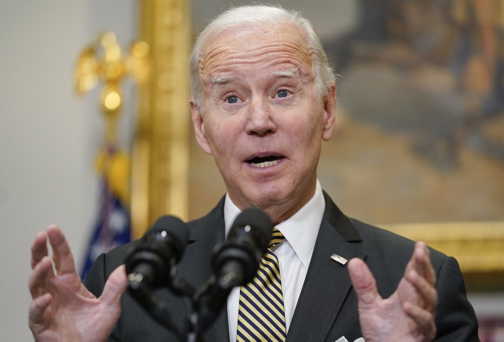 Biden avalia liberar mais petróleo das reservas — Foto: Evan Vucci/AP