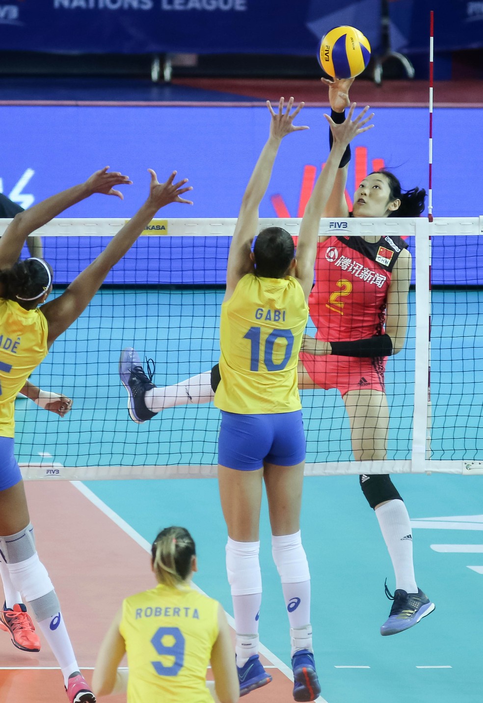 Ting Zhu foi a maior pontuadora do jogo (Foto: Divulgação/FIVB)