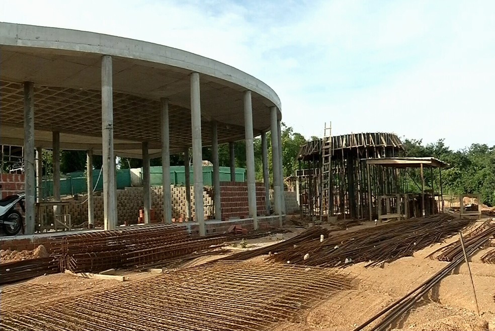 ICMBio embarga obra de Cid Gomes localizada em Área de Preservação Permanente (APP) (Foto: Tv Verdes Mares)