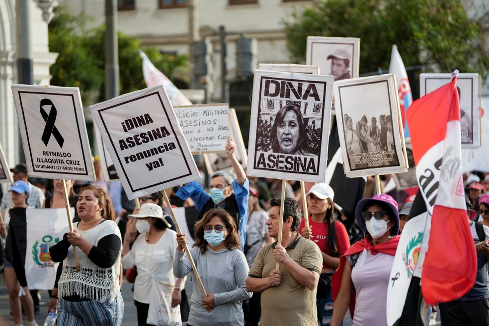 Manifestação contra a presidente do Peru, Dina Boluarte, em 12 de janeiro de 2022 — Foto: Angela Ponce/Reuters