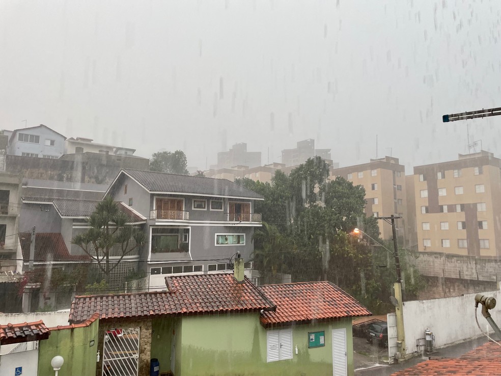 Chuva forte em São Bernardo do Campo, no ABC Paulista — Foto: Patrícia Basílio/g1
