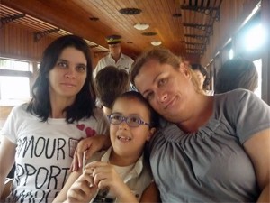 Célia Bonilha, de 52 anos, com a filha de 32 e a neta de 9 (Foto: Arquivo pessoal)