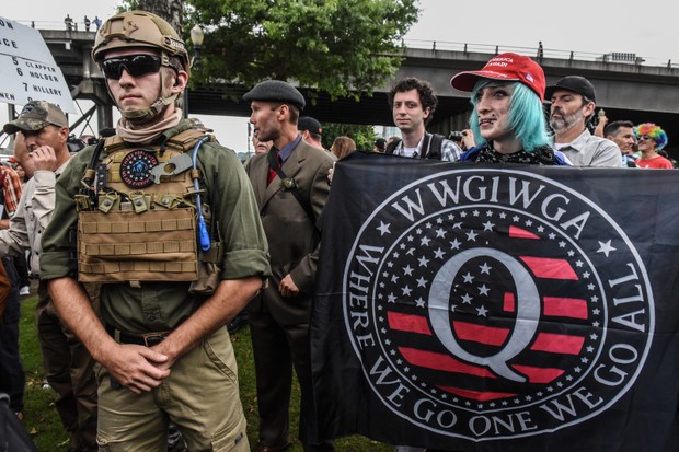 Grupo de extrema direita QAnon tem ganhado força dentro e fora dos Estados Unidos (Foto: Getty Images)
