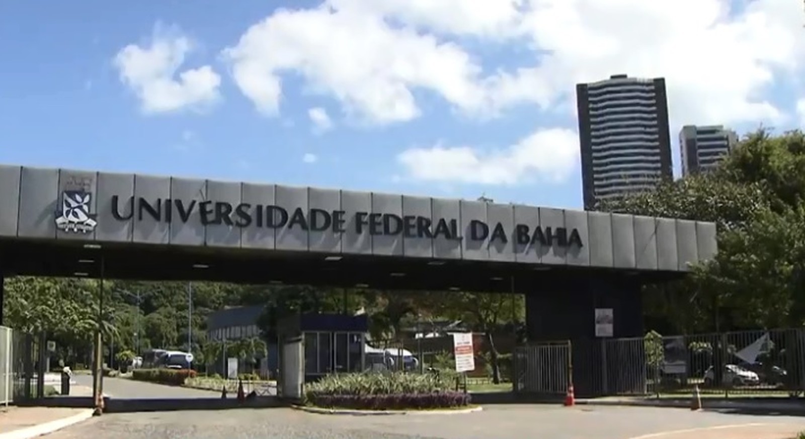 Vídeo mostra confusão entre alunos em campus da UFBA, em Salvador; universidade diz que caso será apurado