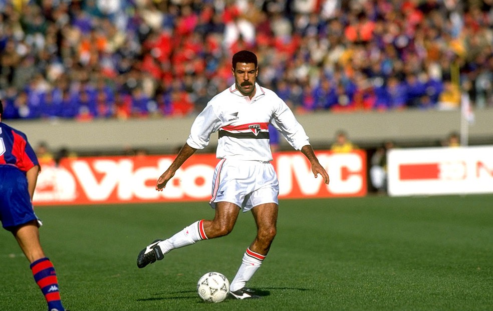 Toninho Cerezo no Mundial de Clubes de 1992 contra o Barcelona — Foto: Agência Getty Images