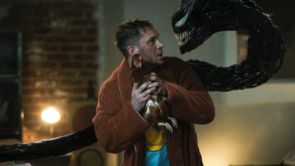 Eddie Brock (Tom Hardy) discute a relação com seu parceiro alienígena em "Venom: Tempo de Carnificina" — Foto: Divulgação
