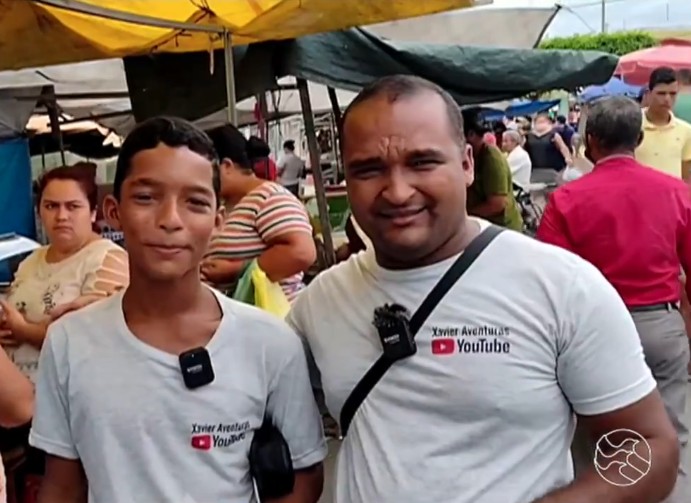 Pai e filho ganham dinheiro como 'influencers' mostrando feiras da região do Agreste de PE 