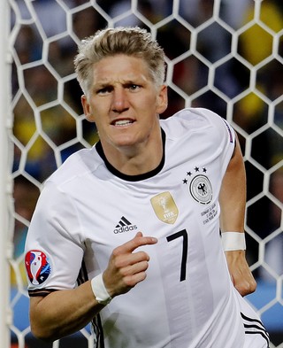 Schweinsteiger gol Alemanha x Ucrania (Foto: Reuters)