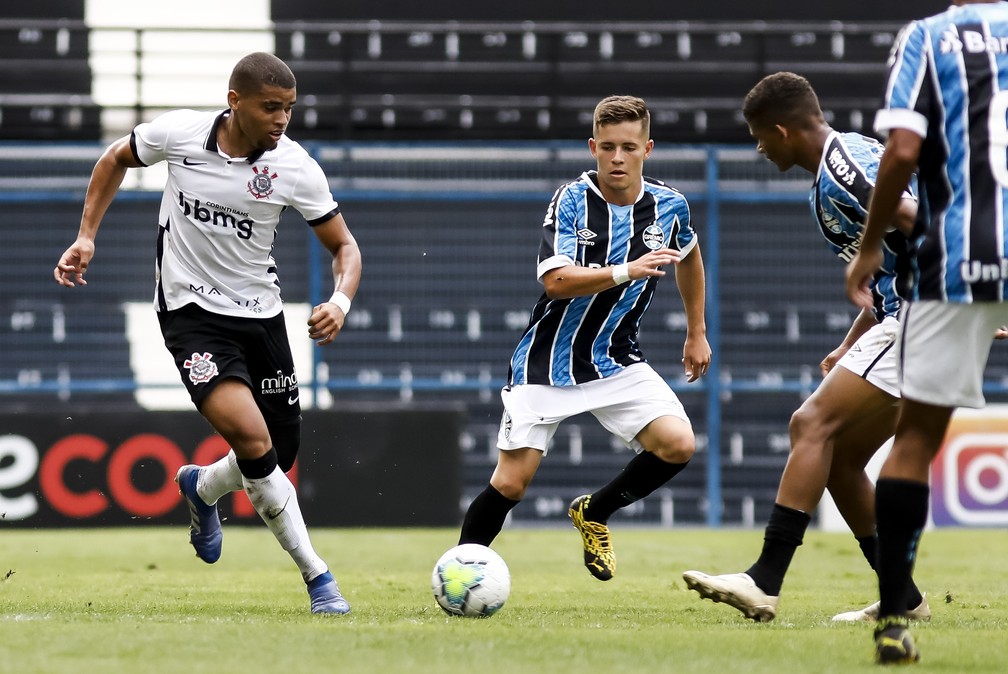 Lateral-direito do sub-20 do Corinthians passará por cirurgia após lesão no joelho