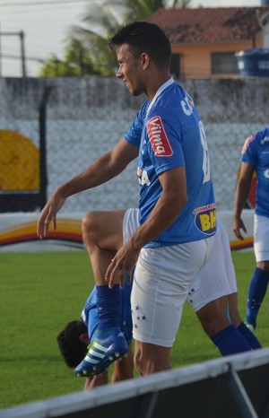Henrique dá pista que Cruzeiro deve ser o mesmo do jogo contra o Coelho