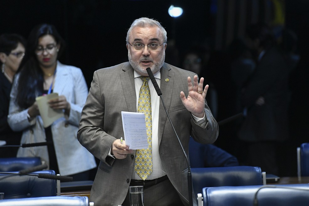 O senador Jean Paul Prates (PT-RN), indicado para o comando da Petrobras, durante sessão no Congresso — Foto: Roque de Sá/Agência Senado