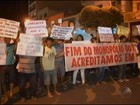 Centenas de pessoas realizam manifestação em Teixeira de Freitas