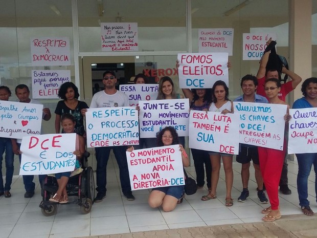 Integrantes do movimento estudantil ocupam o DCE desde quinta-feira (11) (Foto: Divulgação/ Movimento Estudantil UFRR)