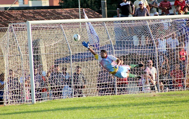 Penarol, gol (Foto: Anderson Silva/GLOBOESPORTE.COM)