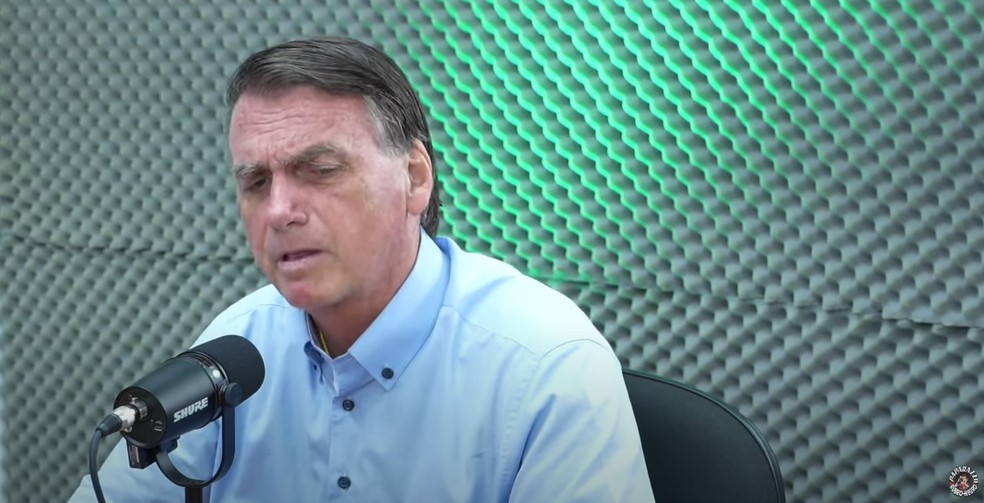 Presidente Jair Bolsonaro em entrevista ao canal do YouTube Paparazzo Rubro-Negro — Foto: Reprodução/Paparazzo Rubro-Negro