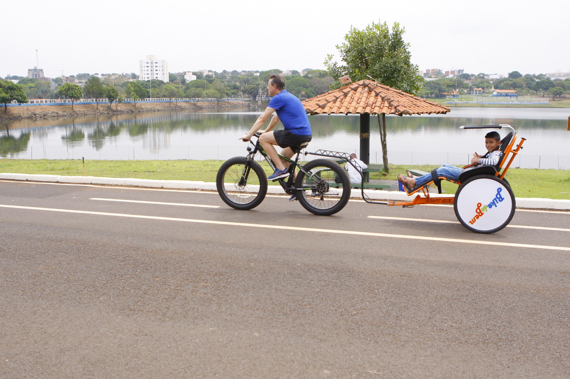 Parque do Sabiá estende projeto e disponibiliza bicicletas adaptadas para pessoas com deficiência