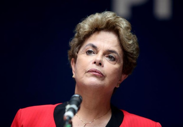 A ex-presidente Dilma Rousseff, na sede do sindicato uruguaio PIT-CNT, em Montevidéu (Foto: Sonsoles Caro/EFE)