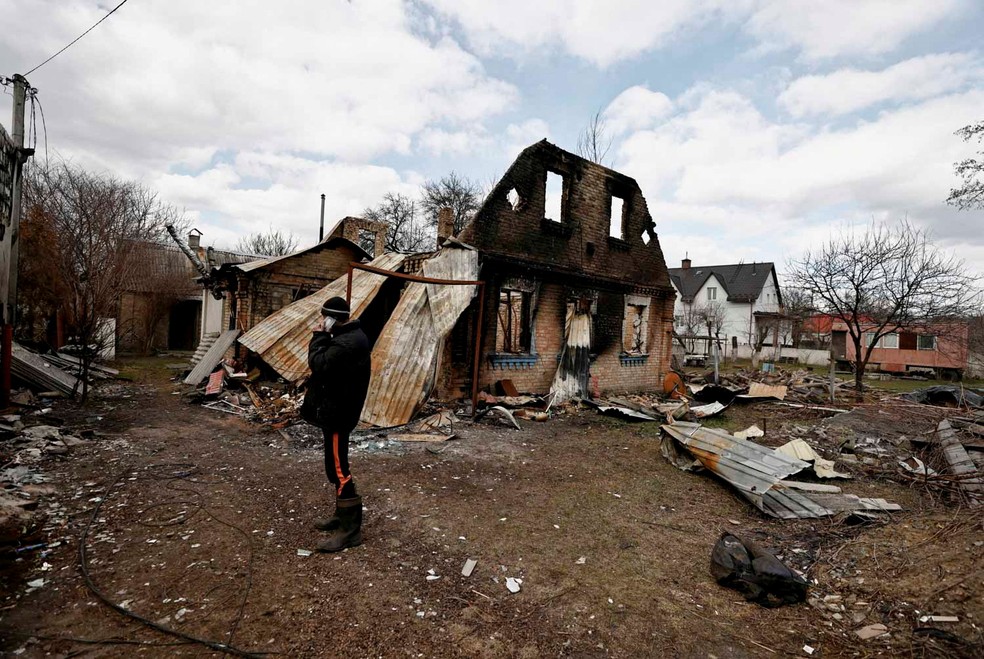 Guerra na Ucr&acirc;nia: imagem chocante de sat&eacute;lite mostra corpos pelo ch&atilde;o e  contradiz vers&atilde;o russa | Ucr&acirc;nia e R&uacute;ssia | G1