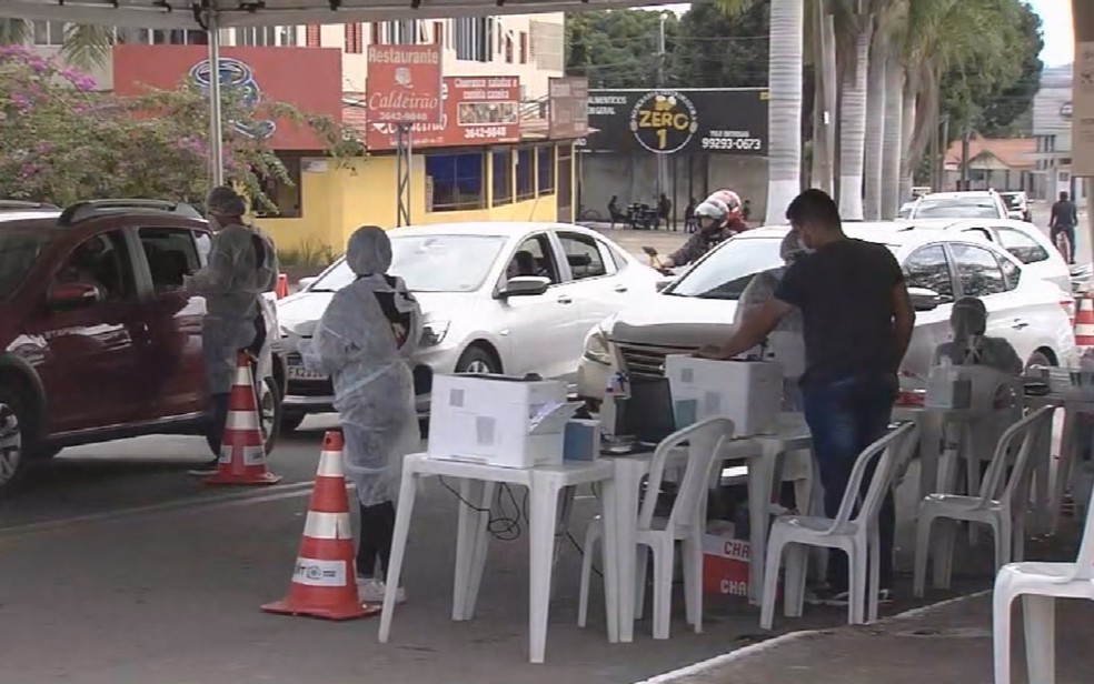 Tenda de drive-thru do jardim Guanabara, em Goiânia, sofreu tentativa de assalto, em Goiás — Foto: Reprodução/TV Anhanguera