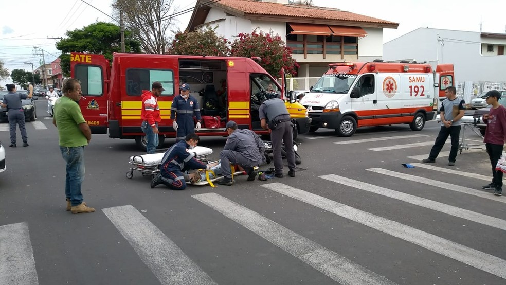 Motociclista fica ferido apÃ³s acidente na Ã¡rea central de Itapetininga (Foto: Arquivo Pessoal/Caio Gomes Silveira)