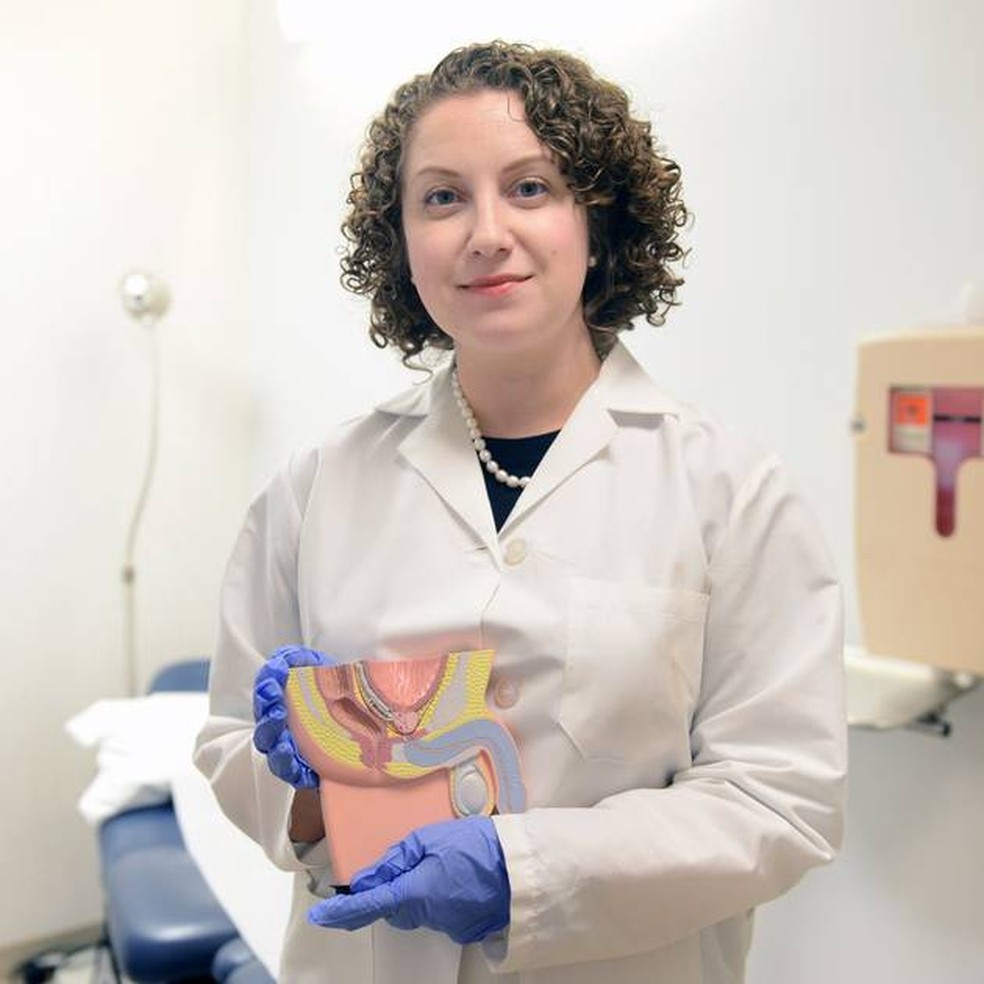 A urologista Barbara Chubak, do Mount Sinai Hospital: “apenas algo entre 5% e 15% das mulheres relatam os sintomas”  — Foto: Divulgação