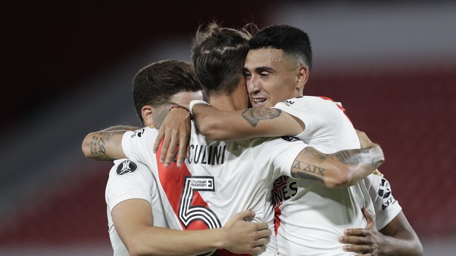 Zuculini comemora seu gol, o segundo do River Plate