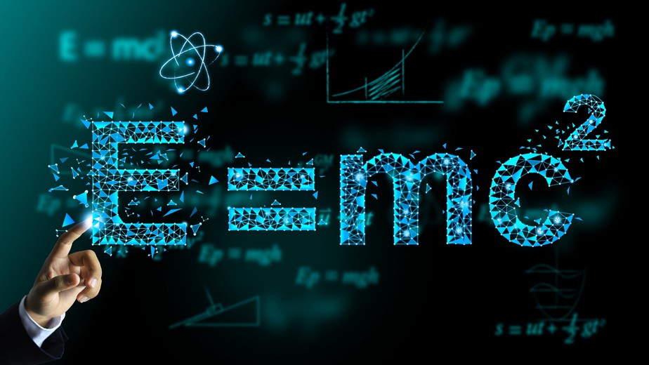 Autor explica o significado da expressão E=mc²