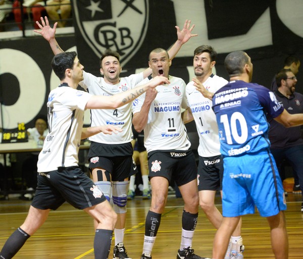 São José e Corinthians iniciam disputa por vaga nas semis do Paulista de Vôlei
