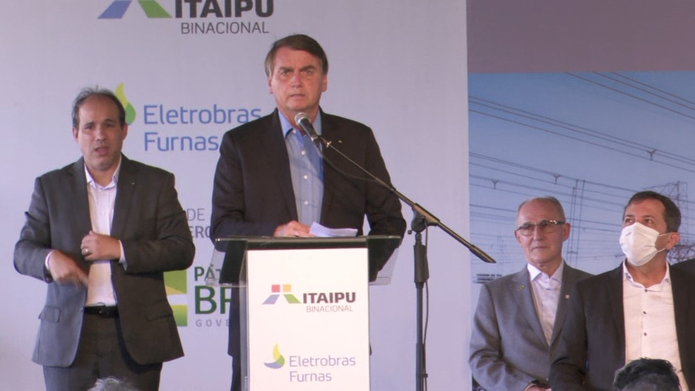 Bolsonaro indicou o atual presidente de Itaipu, general Joaquim Silva e Luna, para assumir presidência da Petrobras — Foto: Zito Terres/RPC
