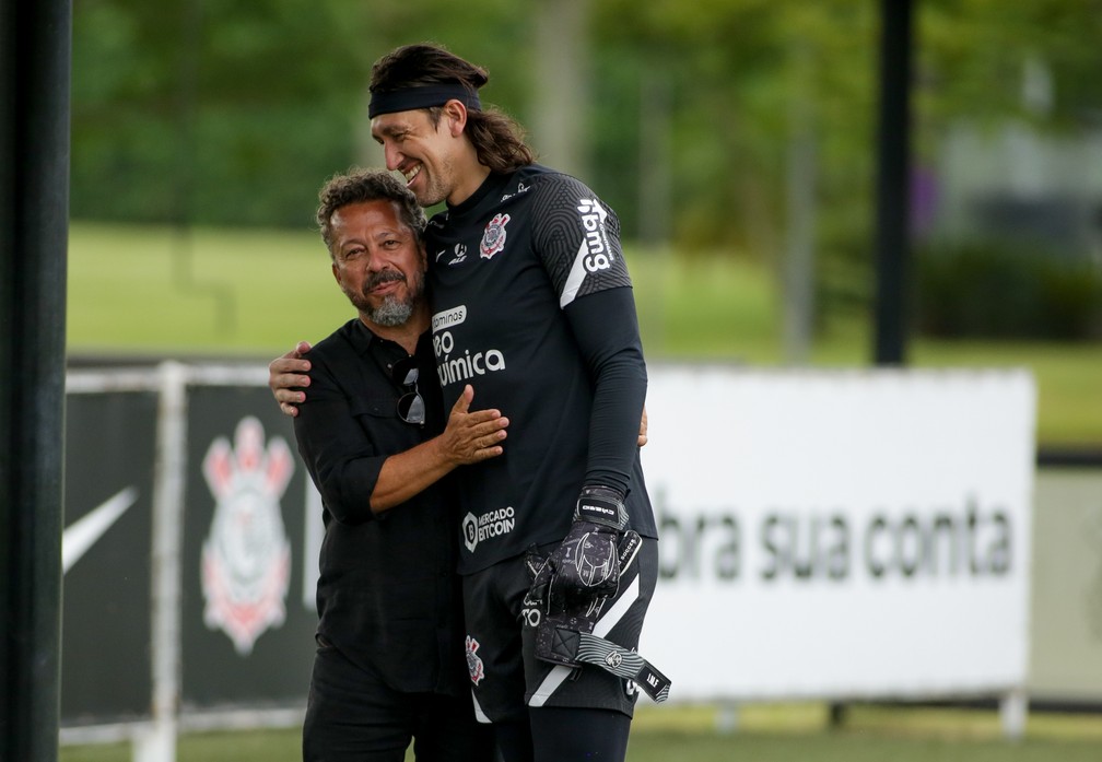 Cléber Xavier, auxiliar de Tite, em treino do Corinthians — Foto: Rodrigo Coca / Ag.Corinthians