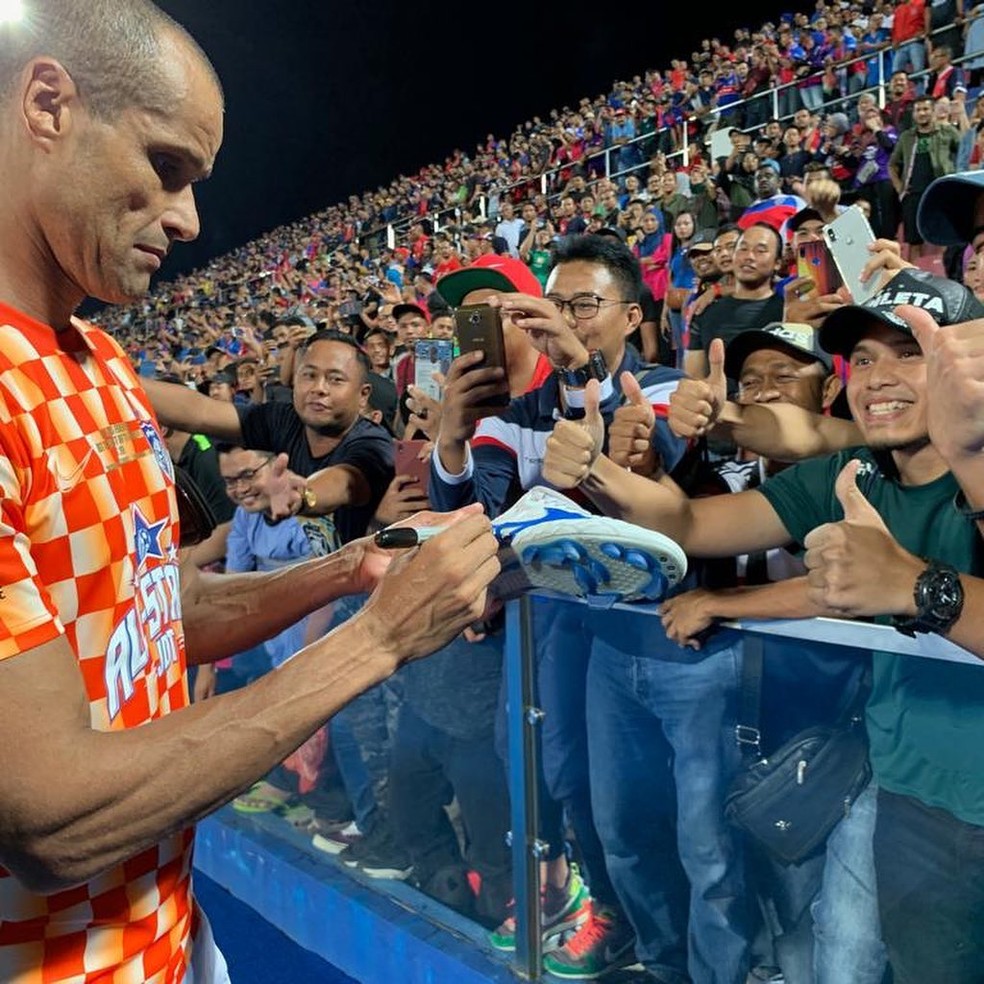 Rivaldo na Malásia — Foto: Reprodução / Instagram