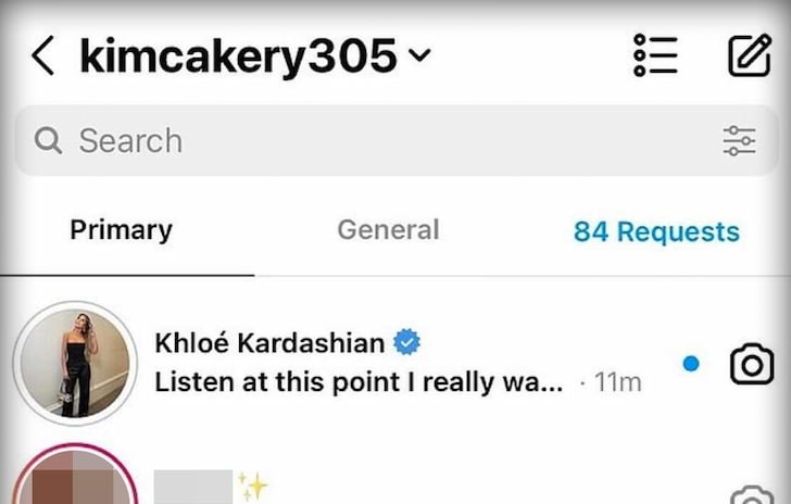 Após dizer que teve um filho com Tristan Thompson, Kimberly Alexander admitiu ter falsificado uma imagem que mostrava uma mensagem privada enviada por Khloé Kardashian no Instagram (Foto: Reprodução / Instagram)