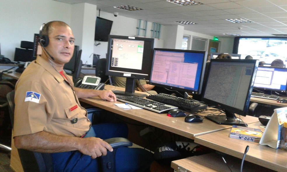 Soldado Mendes orientou mãe de bebê, que mora no Cabo (Foto: Ascom/Corpo de Bombeiros)