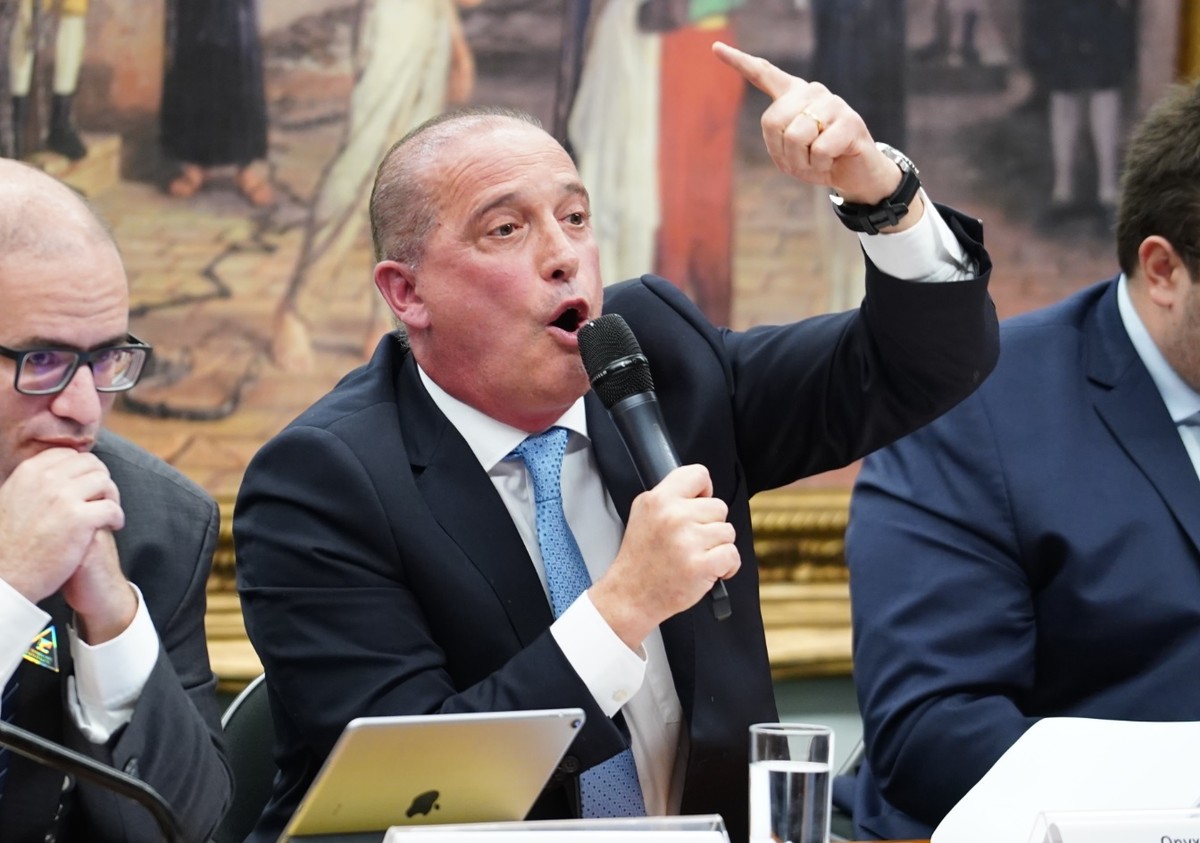 Ao editar decretos, governo 'recuperou' direito à legítima defesa do cidadão, diz Onyx