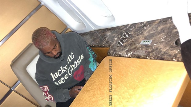 Kanye West em aeronave (Foto: Reprodução/Instagram)