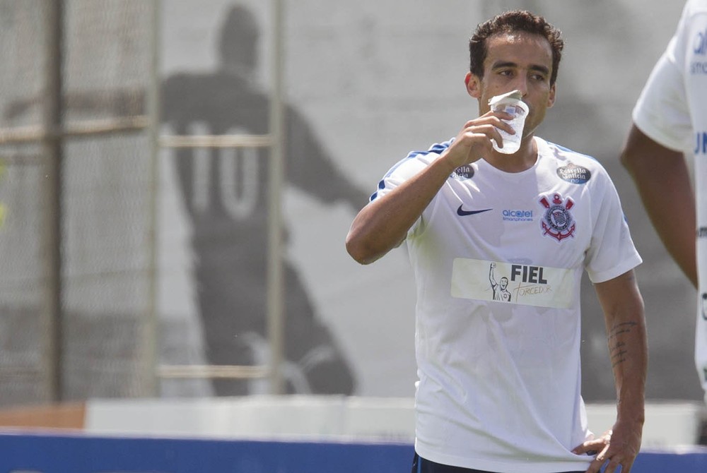 Veja por que a Ponte pode ser o rival ideal para levantar Jadson no Corinthians