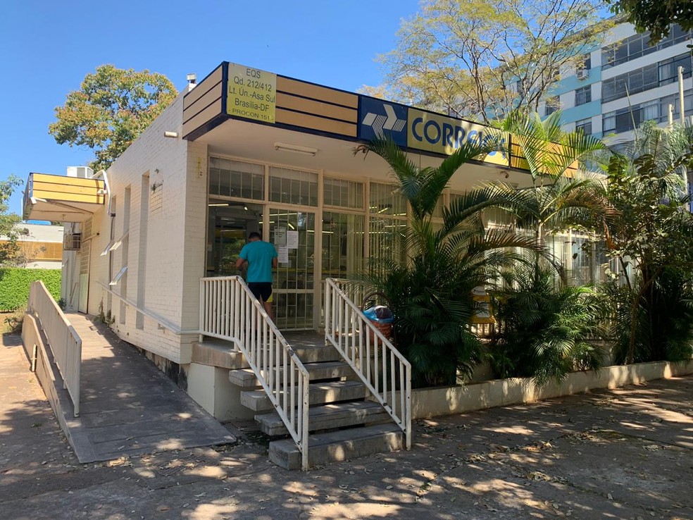 Agência dos Correios na 412 Sul, em Brasília, nesta terça-feira (18) — Foto: Brenda Ortiz/G1