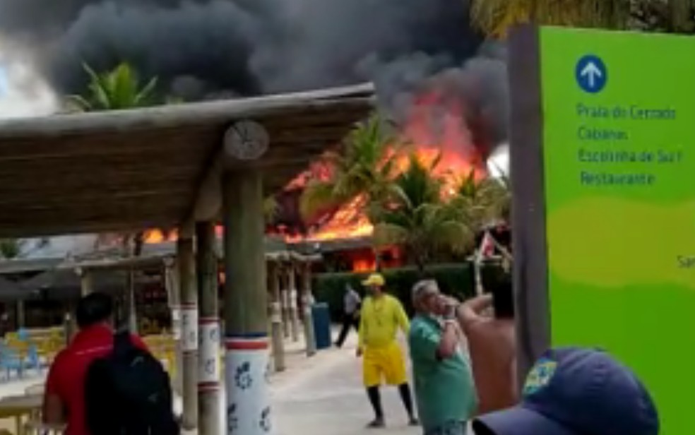 Incêndio atinge resort de luxo em Rio Quente — Foto: Reprodução/TV Anhanguera