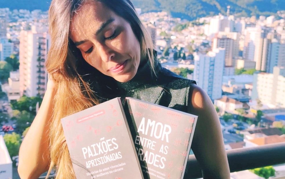 Psicóloga lança livros com histórias de amor vivenciadas por mulheres em prisões mistas do Sul de Minas — Foto: Reprodução/Arquivo pessoal