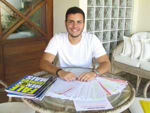 (AL) Estudante que tirou nota mil na redação do Enem tenta medicina há 4 anos (Foto: Larissa Vasconcelos/G1)