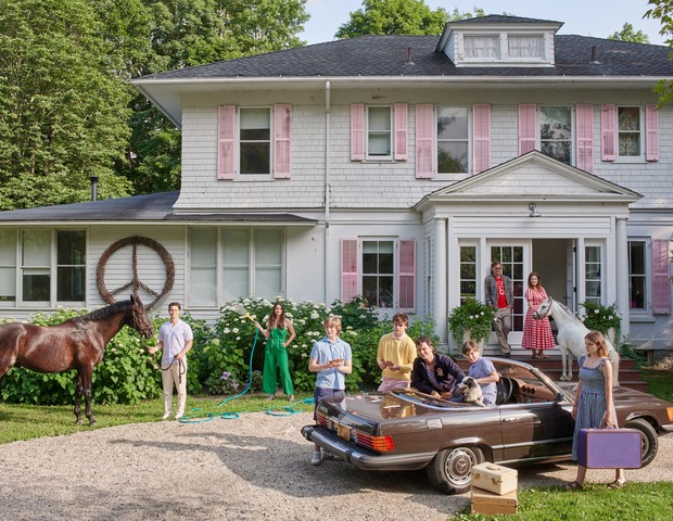 Nos EUA, casa de campo foi renovada com décor colorido e obras de arte (Foto: William Waldron)