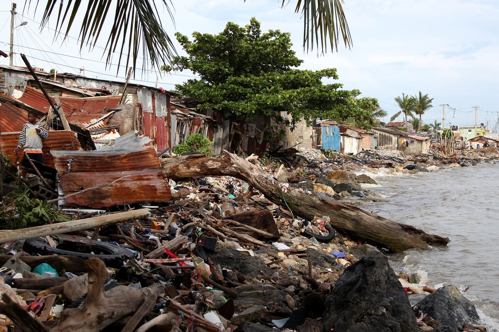 Escombros deixados na passagem do furacão Irma pelo Haiti. (Foto: Ricardo Rojas/Reuters)